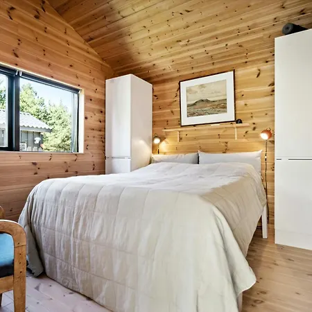 Island Life With Undisturbed Nature And Calmness *